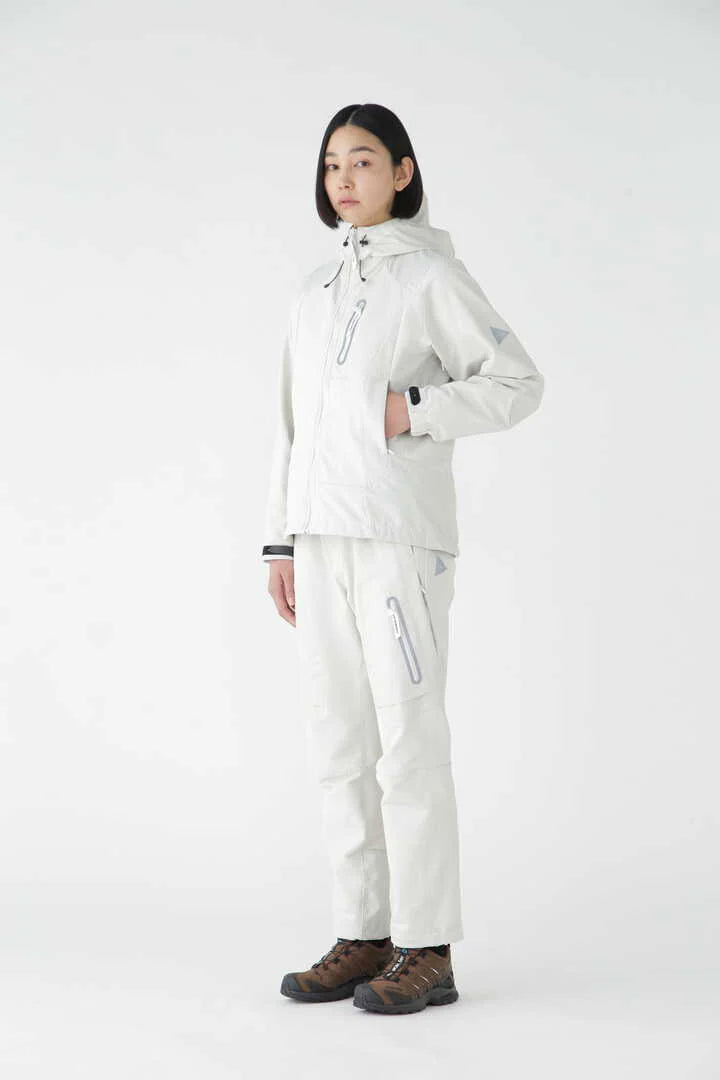 【and wander】 stretch shell jacket