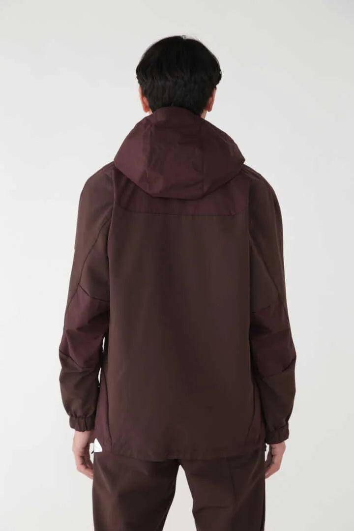 【and wander】 stretch shell jacket