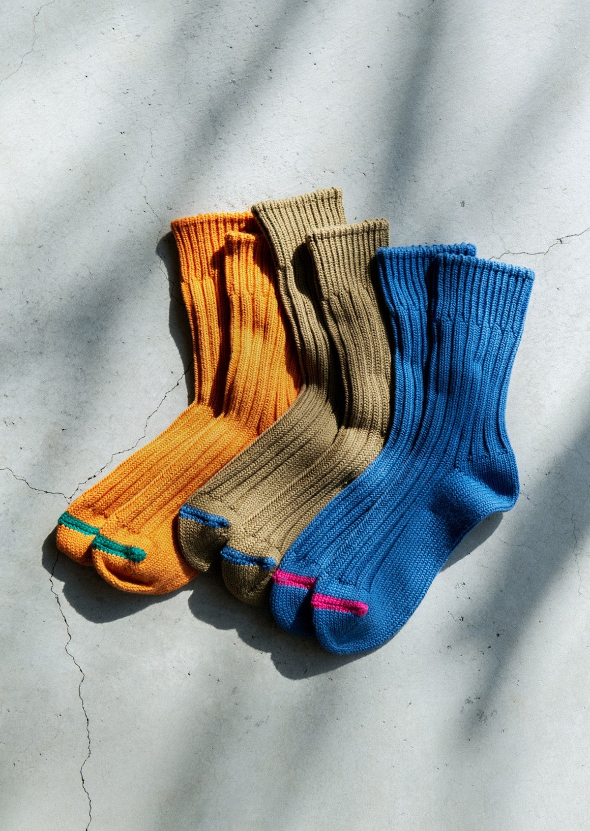 CHUNKY RIBBED CREW SOCKS【ROTOTO】